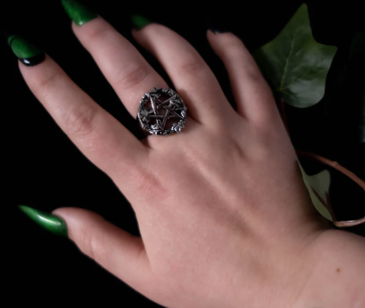 Green Witch Pentacle Ring | Statement Ring | Gothic Ring